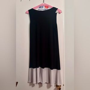 Annalee + Hope lightweight sleeveless dress size large. S